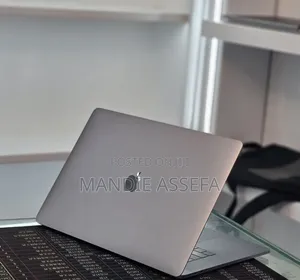 New Laptop Apple MacBook Pro 2018 32GB Intel Core i7 SSD 1T