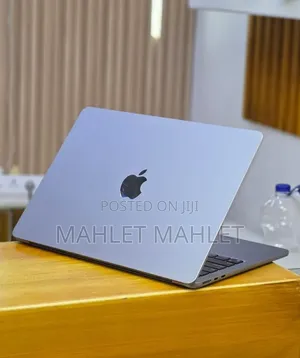 New Laptop Apple MacBook Air 2022 M2 8GB Apple M2 SSD 256GB
