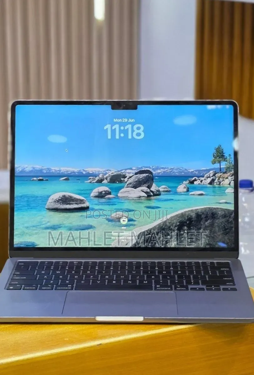 New Laptop Apple MacBook Air 2022 M2 8GB Apple M2 SSD 256GB
