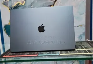 New Laptop Apple MacBook 16GB Apple M4 SSD 256GB