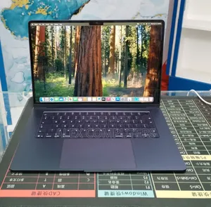 New Laptop Apple MacBook 16GB Apple M4 SSD 256GB