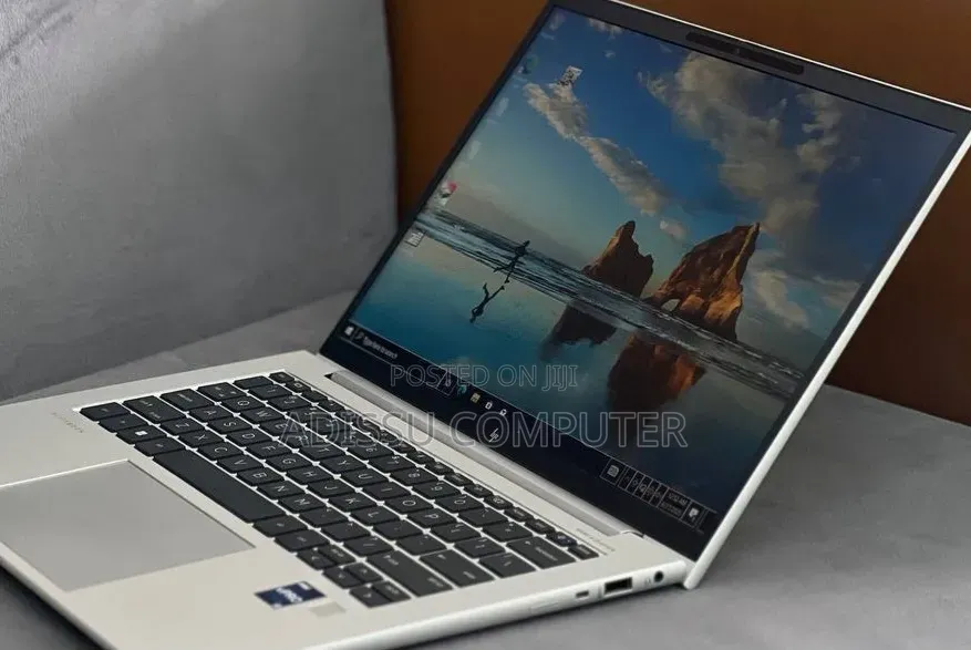 New Laptop HP EliteBook 840 G10 16GB Intel Core i7 SSD 512GB