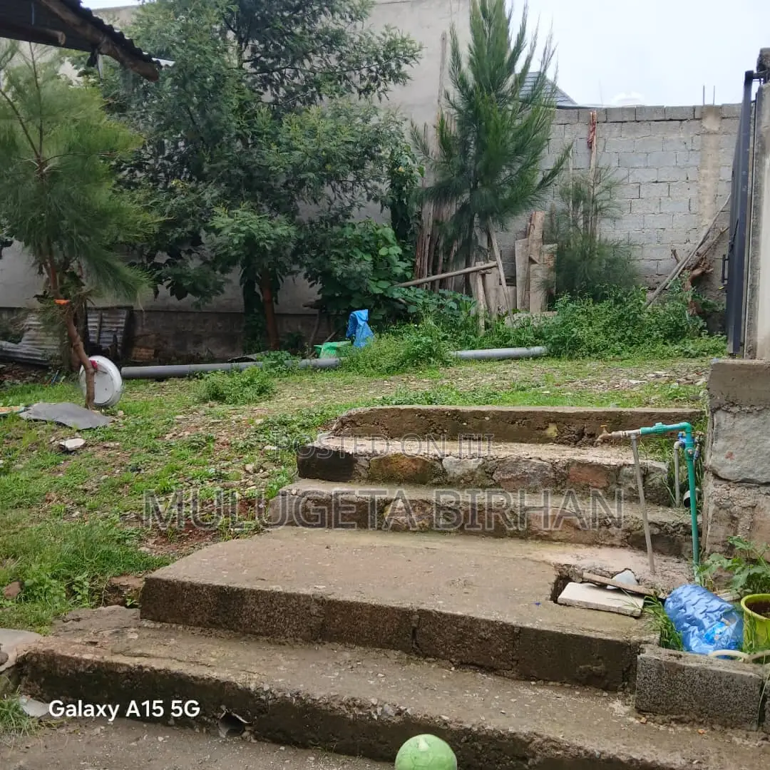 2bdrm House in Yeka for sale