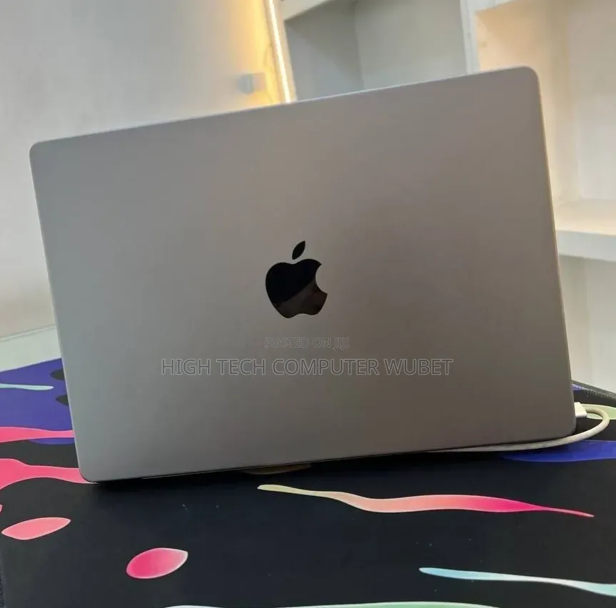 New Laptop Apple MacBook Pro 2024 M3 8GB Intel Core M3 SSD 512GB
