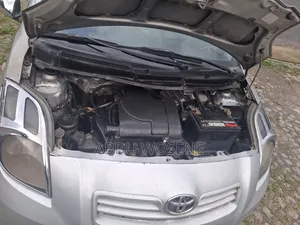 Toyota Yaris 1.0 2006 Silver