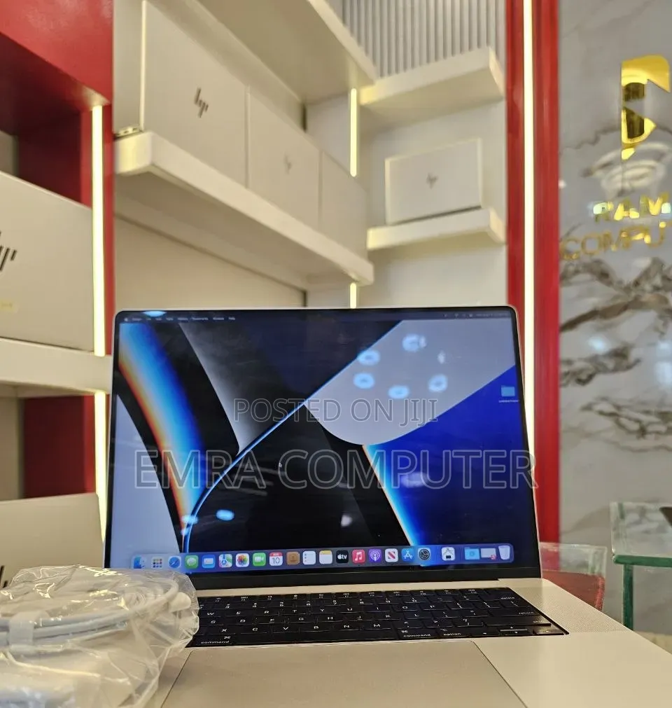 New Laptop Apple MacBook Pro 2021 M1 16GB Apple M1 Pro SSD 512GB