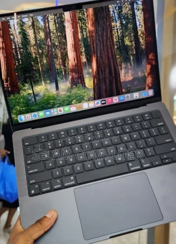 New Laptop Apple MacBook Pro 2023 M3 16GB Apple M3 Pro SSD 512GB