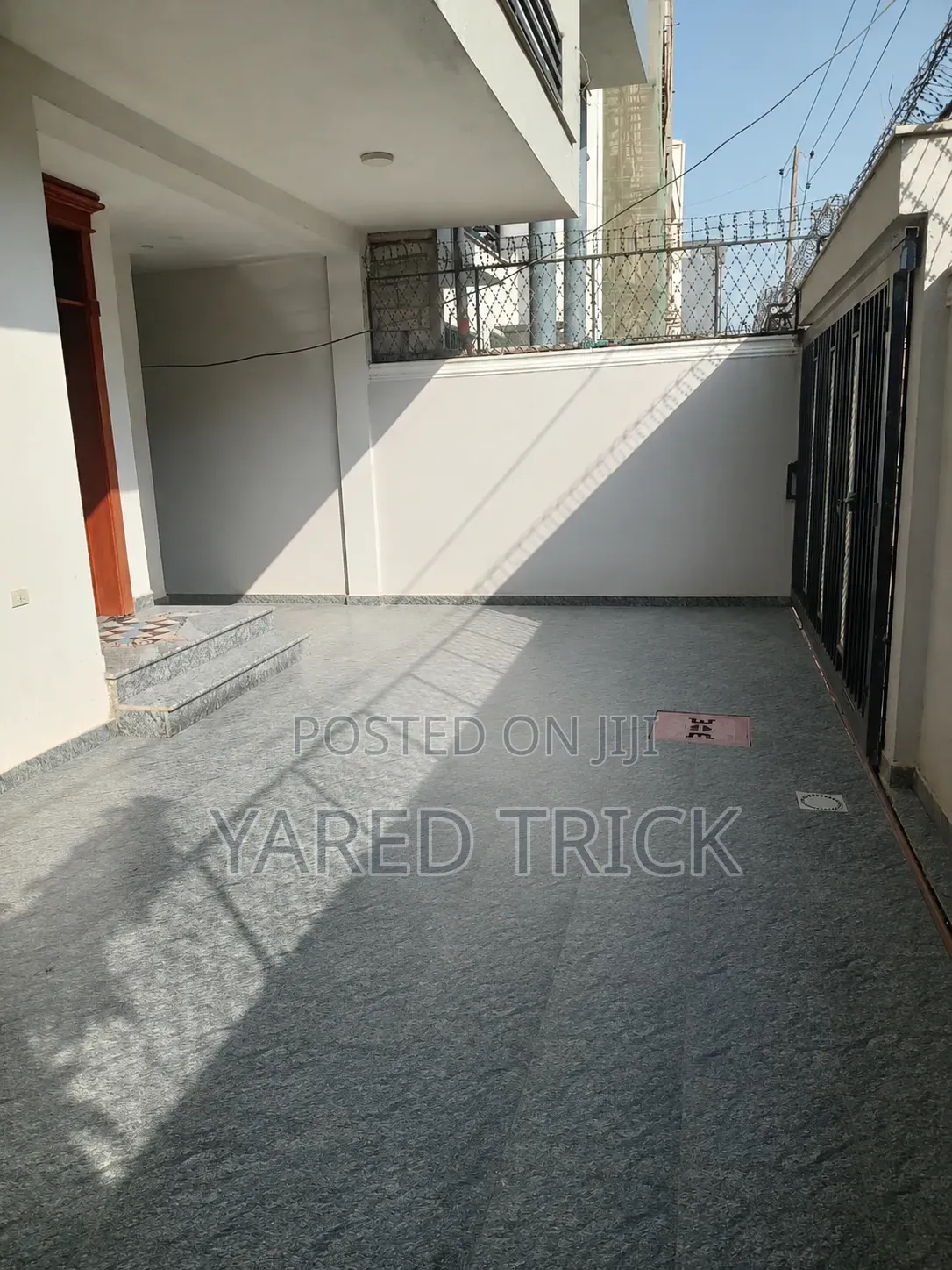 6bdrm House in Akaky Kaliti for sale