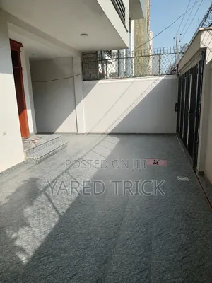 6bdrm House in Akaky Kaliti for sale
