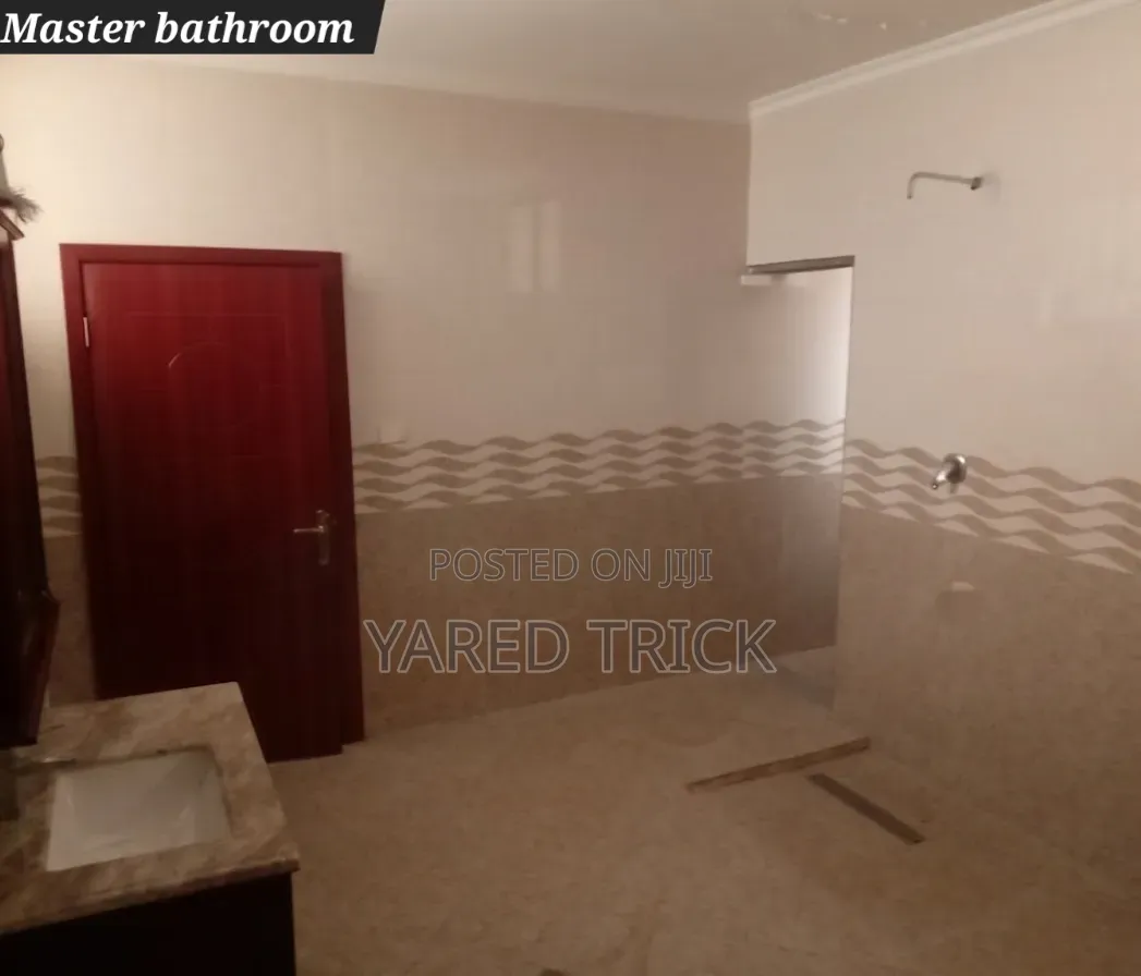 6bdrm House in Akaky Kaliti for sale