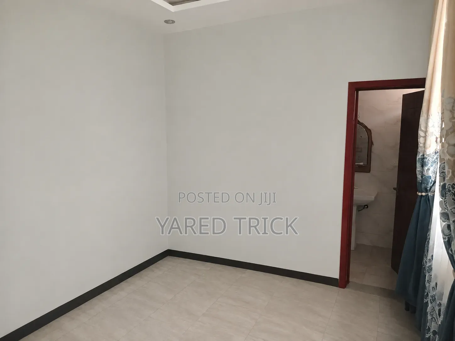 6bdrm House in Akaky Kaliti for sale