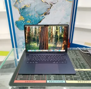 New Laptop Apple MacBook Air 2025 M4 16GB Apple M4 SSD 256GB