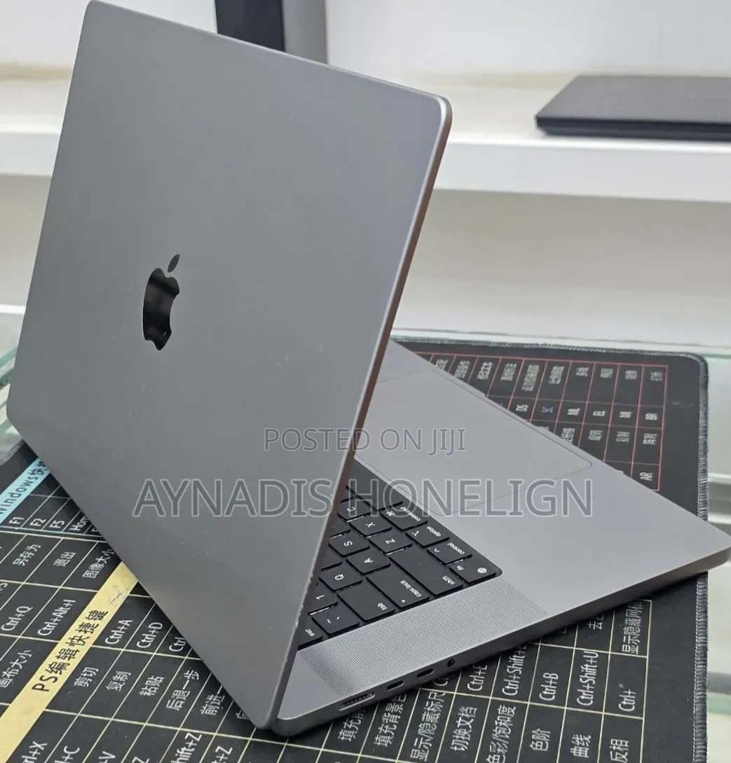 New Laptop Apple MacBook Pro 32GB Apple M1 Pro SSD 1T