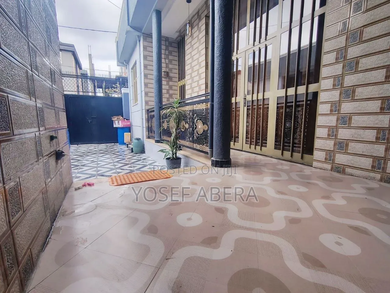 4bdrm Villa in Akaky Kaliti for sale