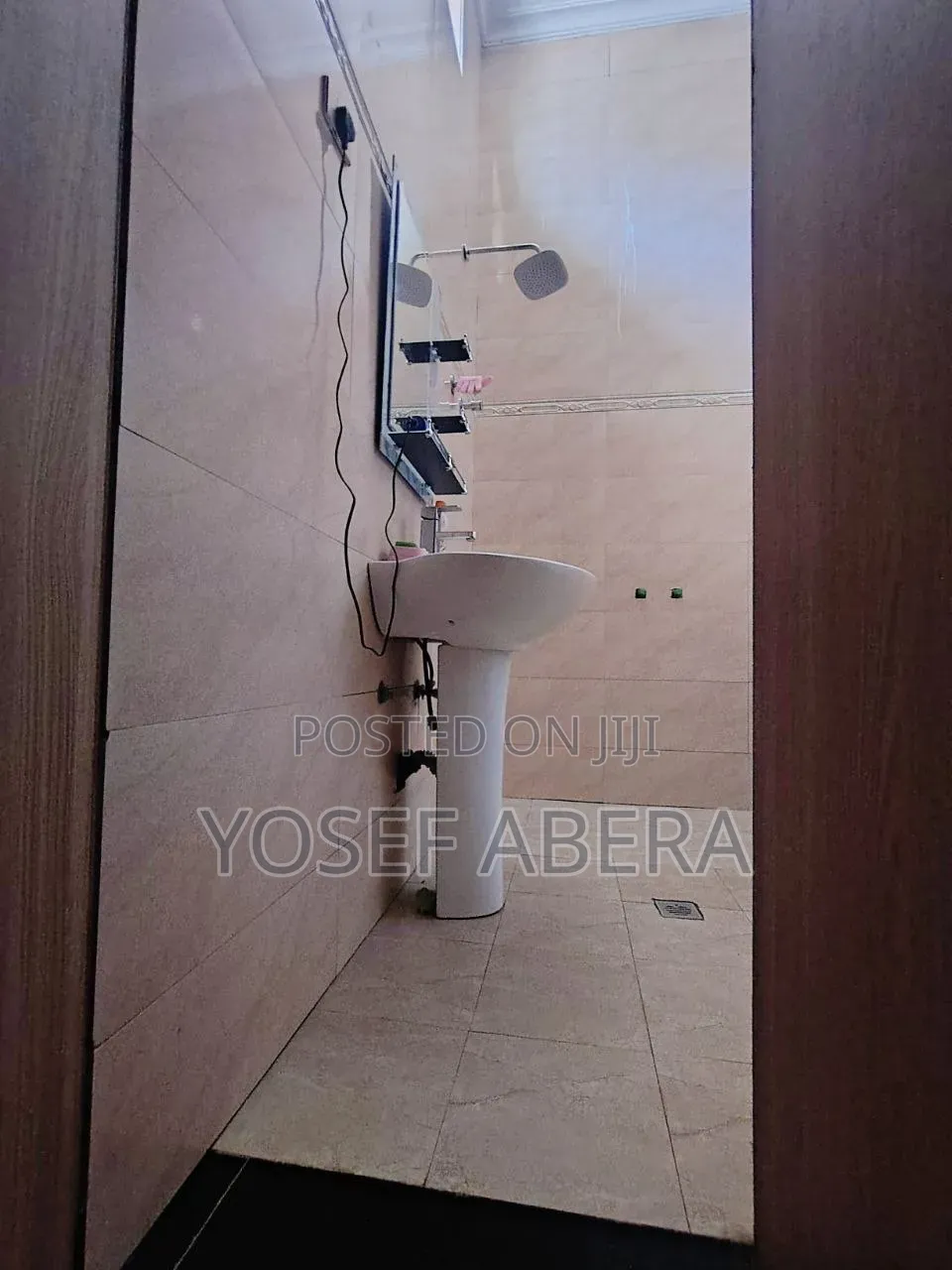 4bdrm Villa in Akaky Kaliti for sale