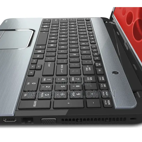 Laptop Toshiba Satellite C850 12GB Intel Core i5 HDD+SSD 1T