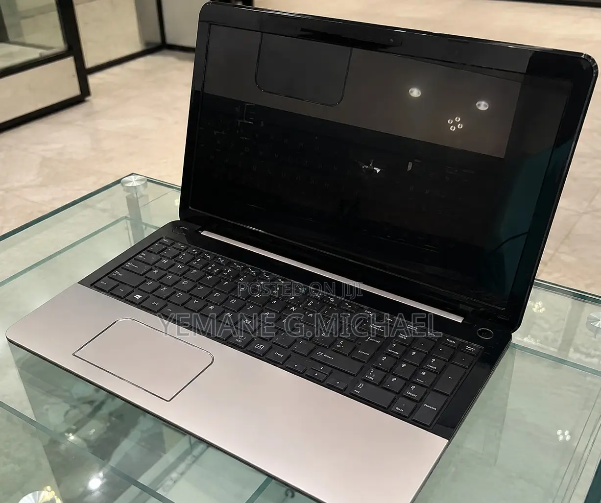 Laptop Toshiba Satellite C50 8GB Intel Core i3 HDD 1T