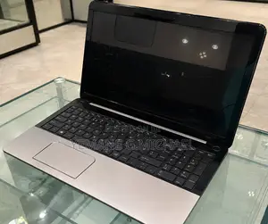 Laptop Toshiba Satellite C50 8GB Intel Core i3 HDD 1T