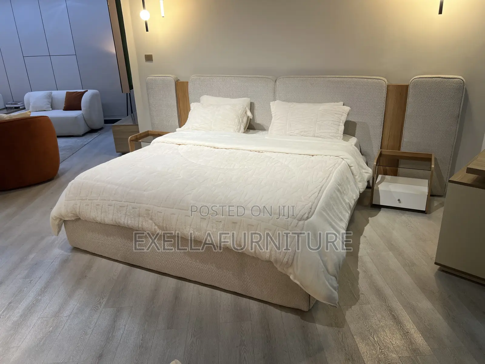 King-Size Bed | Modern