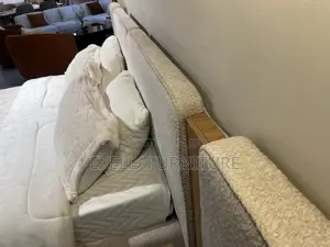 King-Size Bed | Modern
