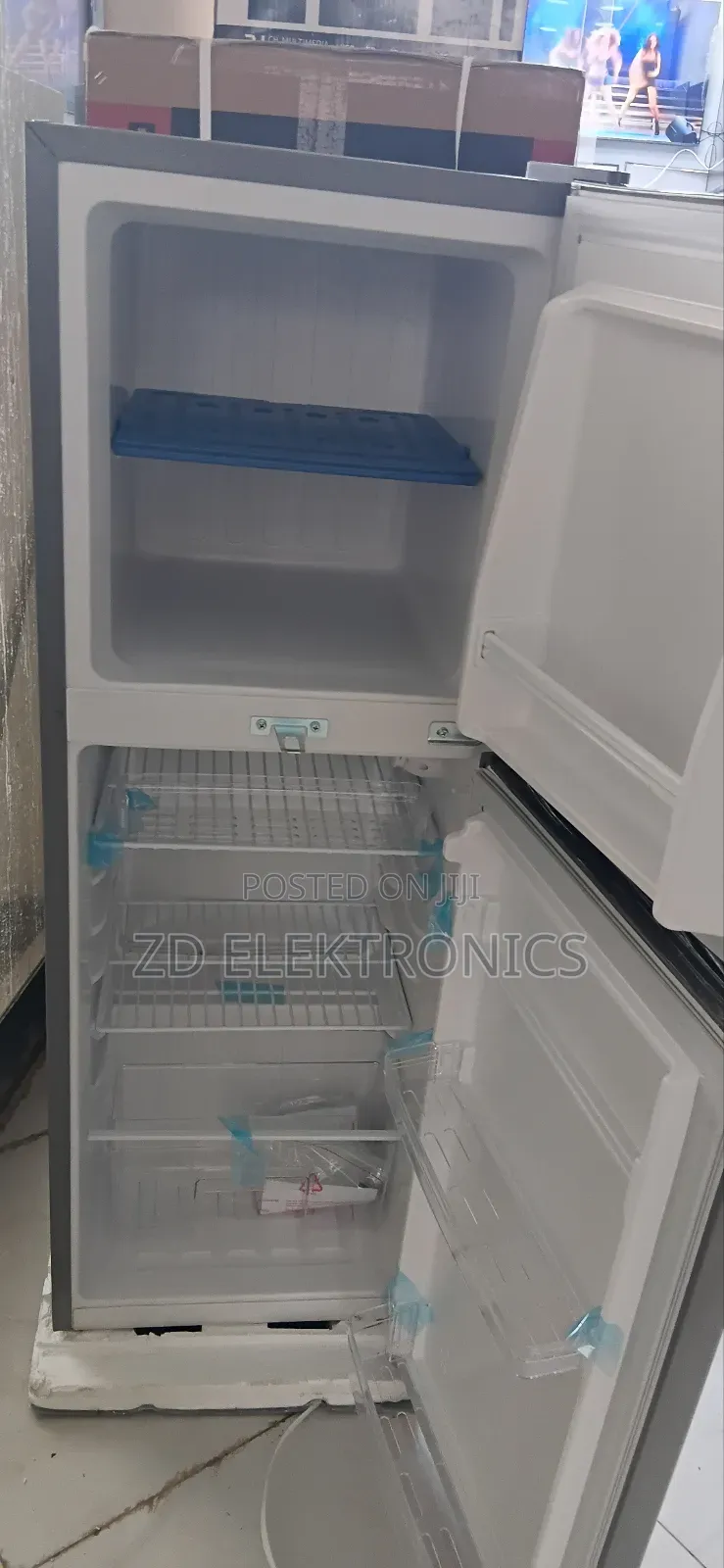 Boss Double Door Refrigator Modl 260
