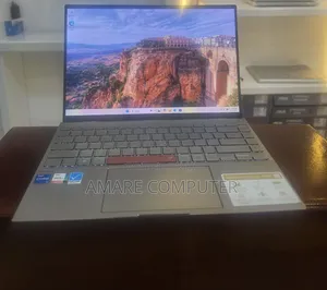 New Laptop Asus Zenbook 14 16GB Intel Core i7 SSD 512GB