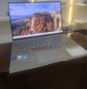 New Laptop Asus Zenbook 14 16GB Intel Core i7 SSD 512GB