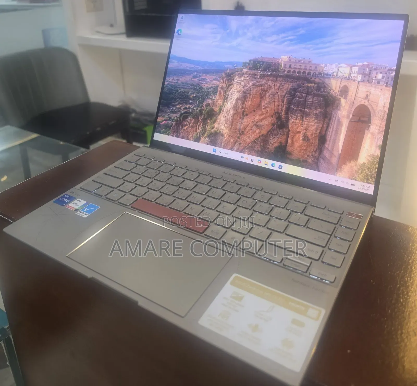 New Laptop Asus Zenbook 14 16GB Intel Core i7 SSD 512GB