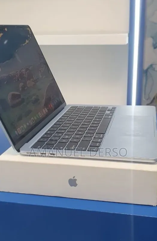New Laptop Apple MacBook Air 2025 M4 16GB Apple M4 Pro SSD 512GB