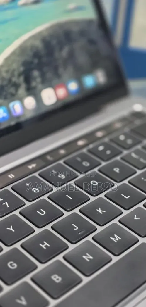New Laptop Apple MacBook Air 2022 M2 8GB Apple M2 Ultra SSD 512GB