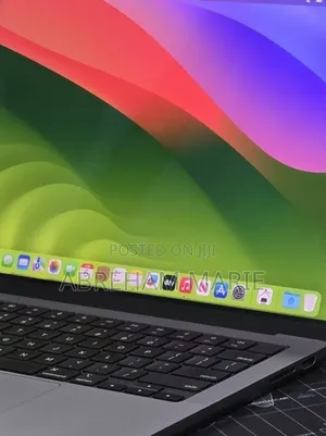 New Laptop Apple MacBook Pro 2023 M3 8GB Nvidia SSD 512GB