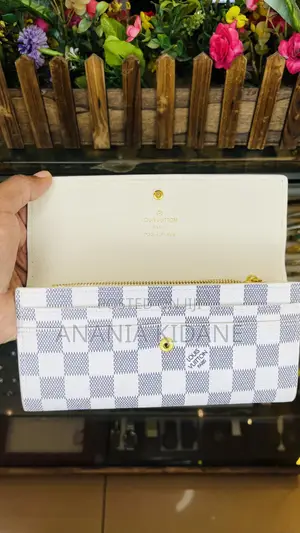 Original LV Wallets for Women’s