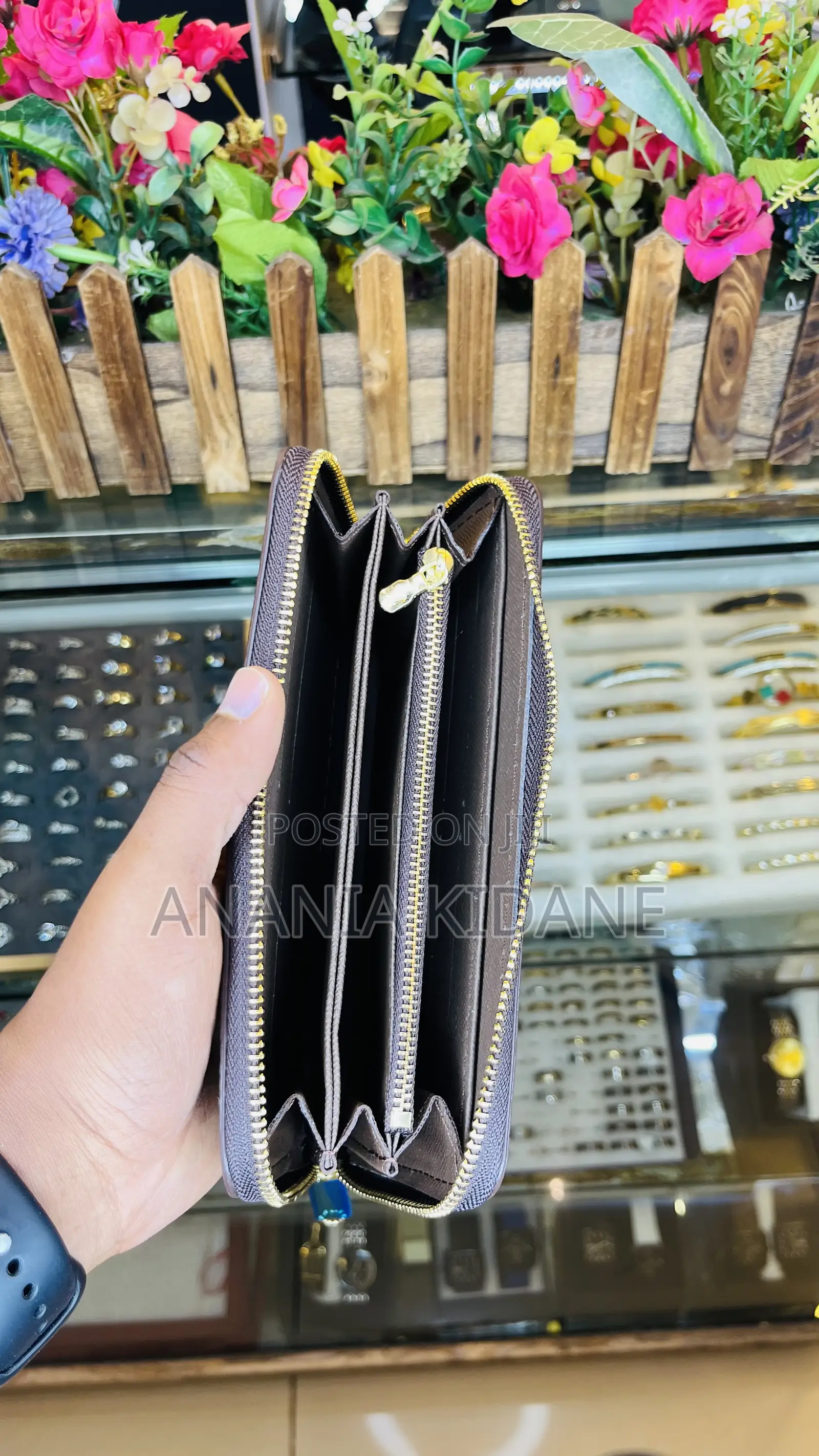 Original LV Wallets for Women’s