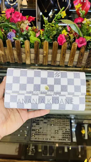 Original LV Wallets for Women’s