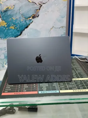 New Laptop Apple MacBook Air 2025 M4 16GB Apple M4 SSD 256GB