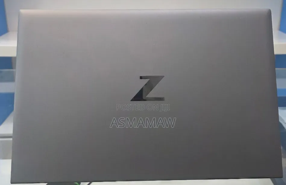 New Laptop HP ZBook Firefly G8 16GB Intel Core i7 SSD 512GB
