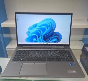 New Laptop HP ZBook Firefly G8 16GB Intel Core i7 SSD 512GB