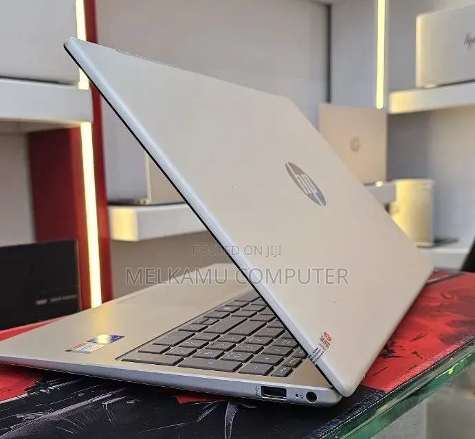 New Laptop HP Stream Notebook 16GB Intel Core i7 SSD 1T
