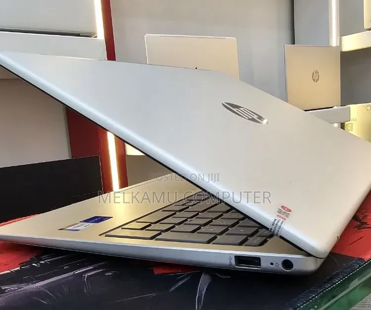 New Laptop HP Stream Notebook 16GB Intel Core i7 SSD 1T