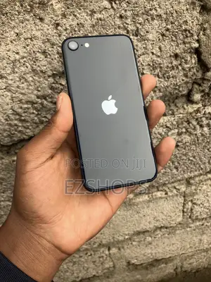 Apple iPhone SE (2022) 128 GB Black