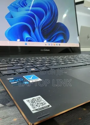 New Laptop Asus Zenbook 14 16GB Intel Core i7 SSD 512GB