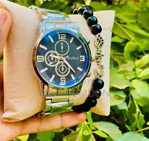 Elegant Watch With Bracelet