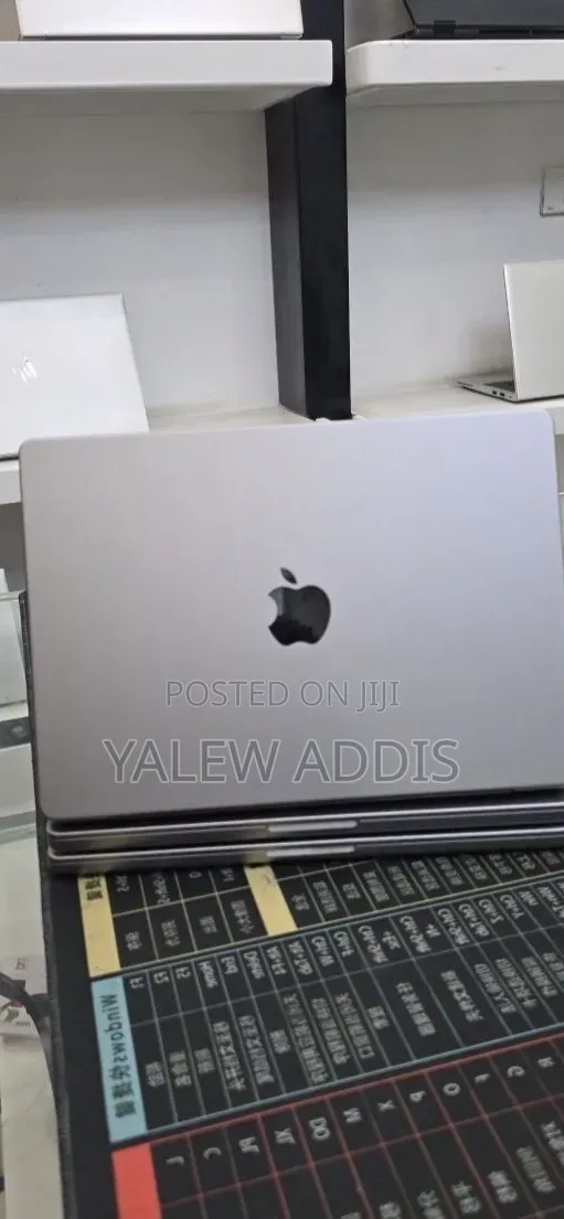 New Laptop Apple MacBook Pro 2021 M1 32GB Apple M1 Pro SSD 512GB