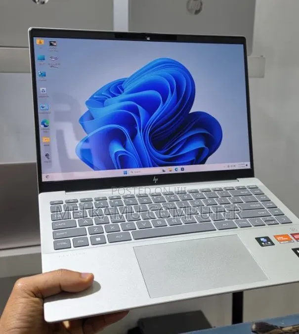 New Laptop HP Pavilion 14 16GB AMD Ryzen 7 SSD 1T