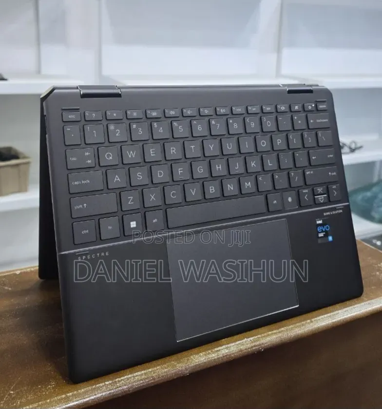New Laptop HP Spectra 13 16GB Intel Core i7 SSD 512GB