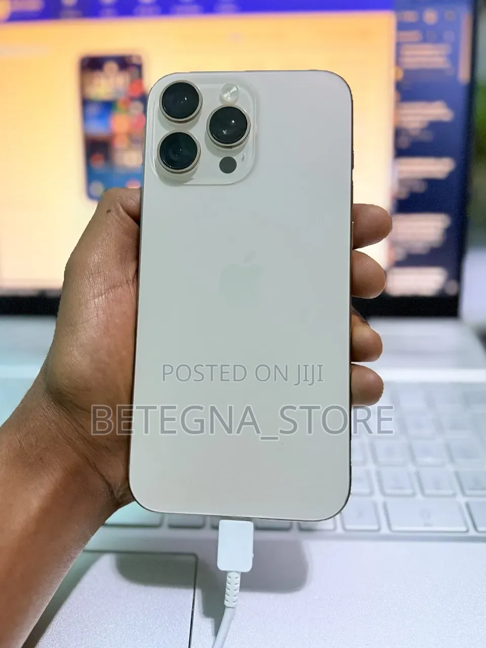 Apple iPhone 16 Pro Max 256 GB Gold