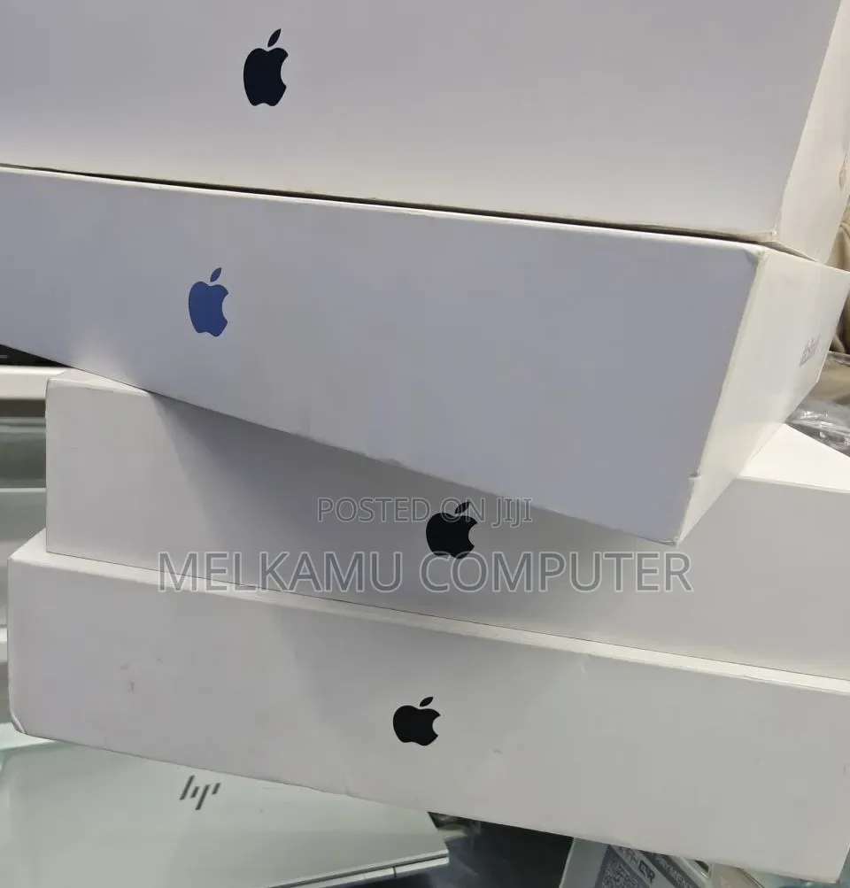 New Laptop Apple MacBook Pro 2025 M5 36GB Apple M5 SSD 2T
