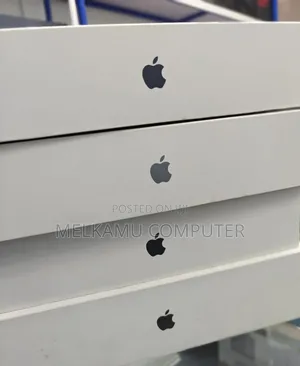 New Laptop Apple MacBook Pro 2025 M5 36GB Apple M5 SSD 2T