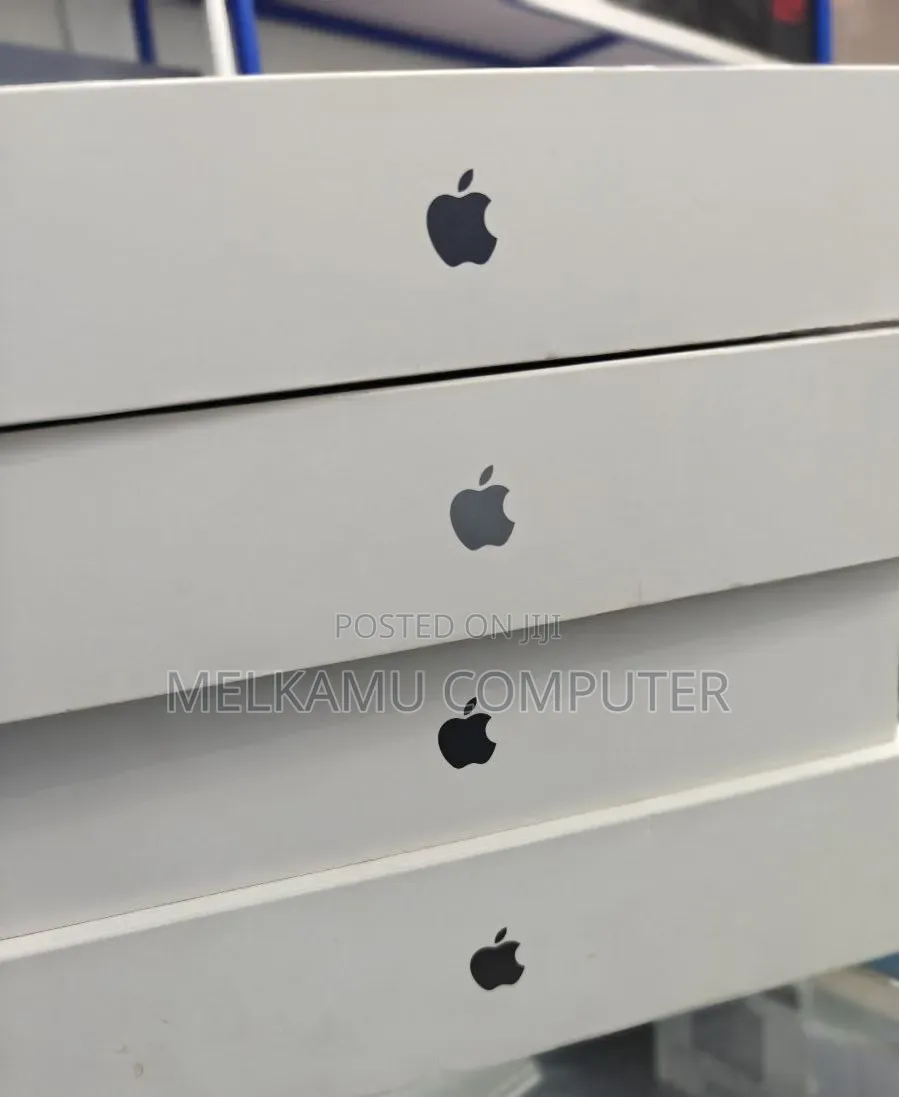 New Laptop Apple MacBook Pro 2025 M5 36GB Apple M5 SSD 2T