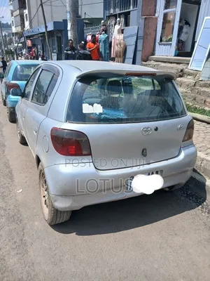 Toyota Vitz 2001 Gray